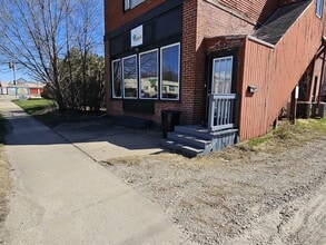 Building Photo - 602 W Burlington Ave