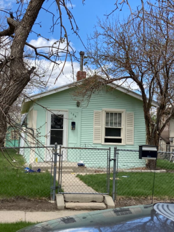 Primary Photo - 156 N Fenway St