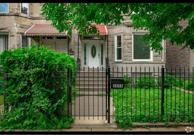 Building Photo - 2855 N Spaulding Ave