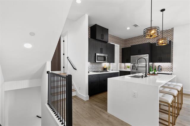 Foto del edificio - 727 W 10th St