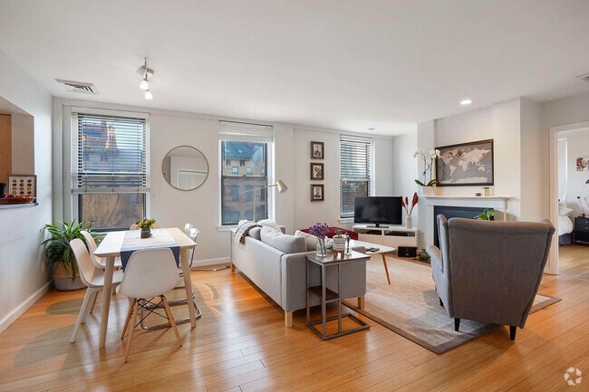 Building Photo - 1661-1663 Washington St. Unit 201