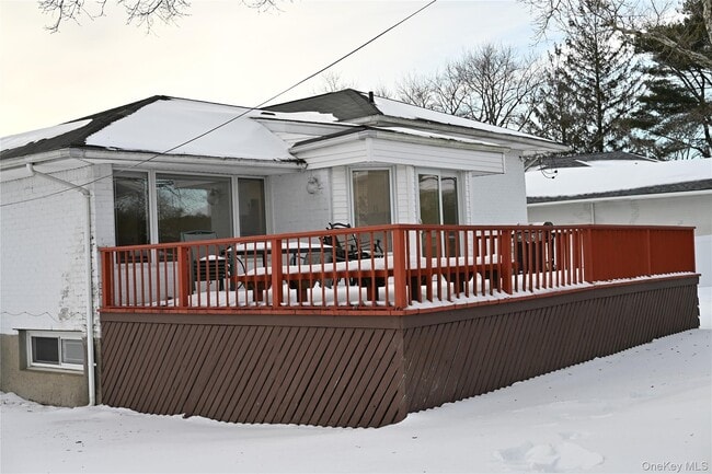 Building Photo - 16 Middle Ln