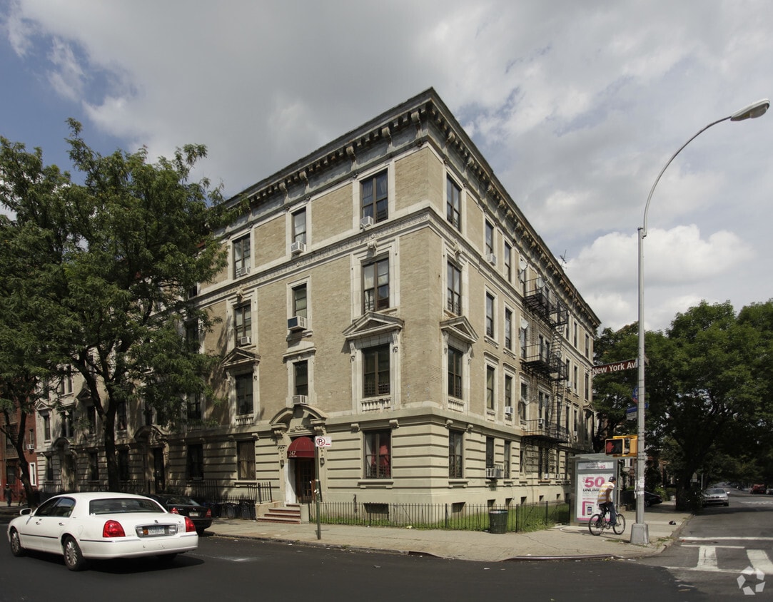 Primary Photo - 247 New York Ave