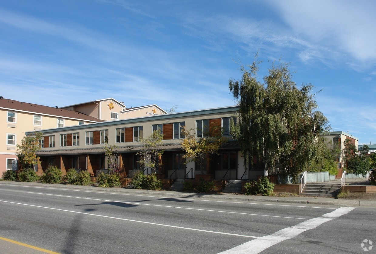 Building Photo - 101 E 9th Ave