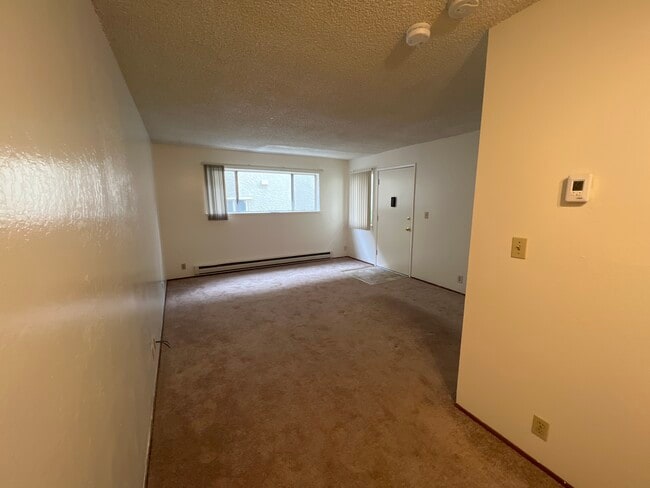 Building Photo - Glen Eyrie Apartments