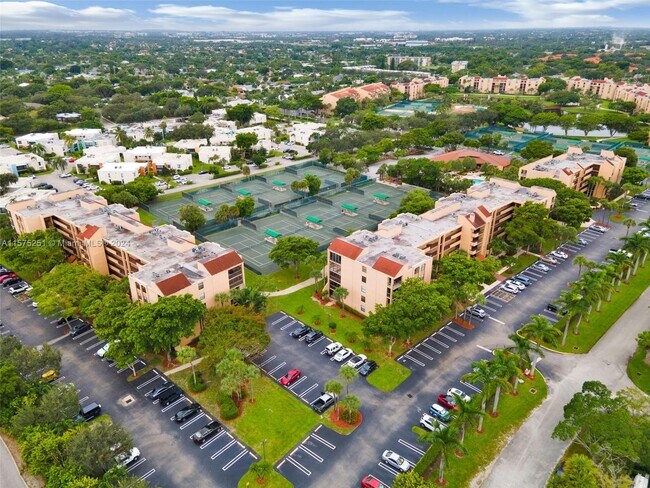 Foto del edificio - 500 Egret Cir