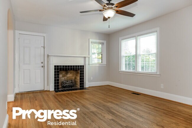 Building Photo - 305 S Mulberry St