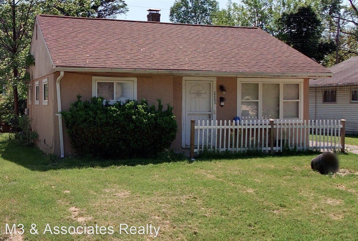 Primary Photo - 2 br, 1 bath House - 2282 Century Dr