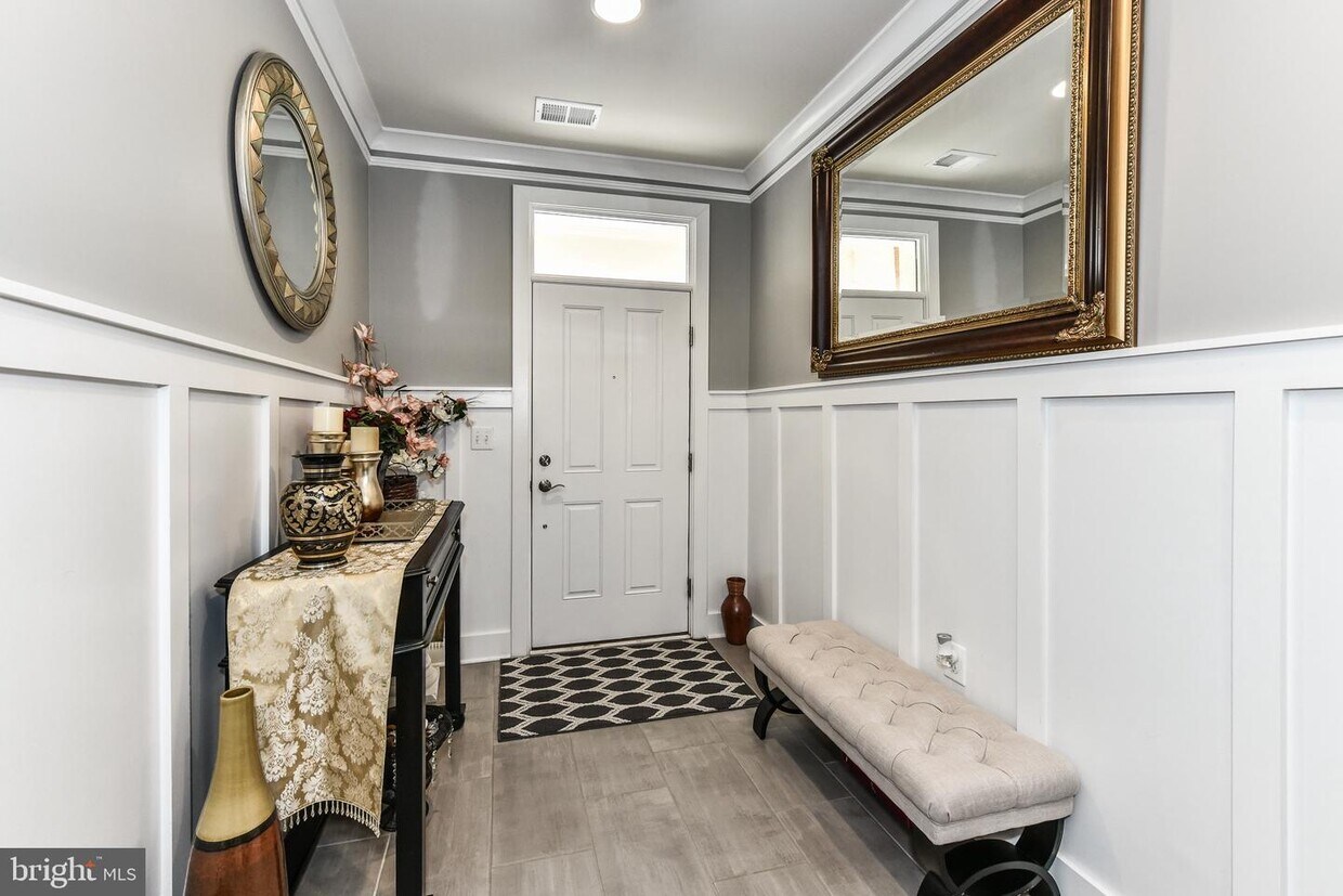 Foto principal - 716 Bluemont Ave