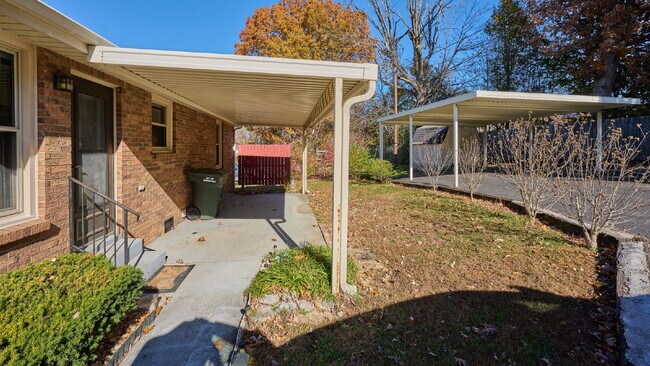 Foto del edificio - For Rent: 3BR, 1 1/2BA house (Please speak with us before applying.)