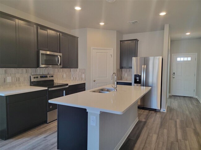 Building Photo - 109 Capella Wy