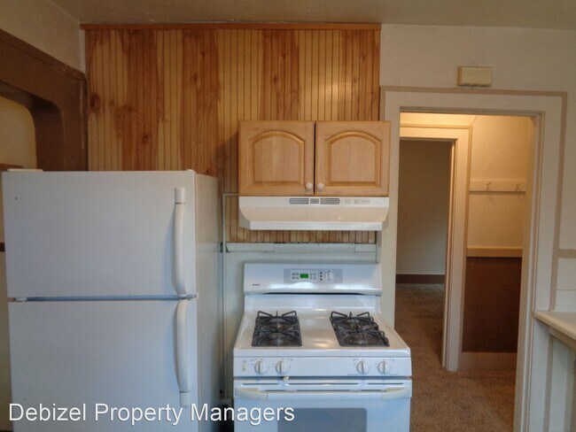 Building Photo - 2 br, 1 bath House - 106 Grand Ave.