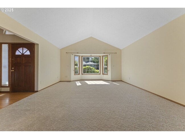 Building Photo - 3-Bedroom Home with Granite Kitchen, Famil...