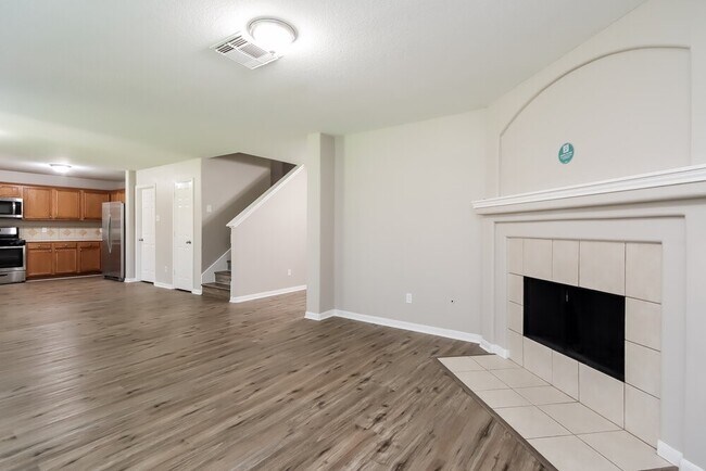 Foto del edificio - 14635 Lothbury Dr