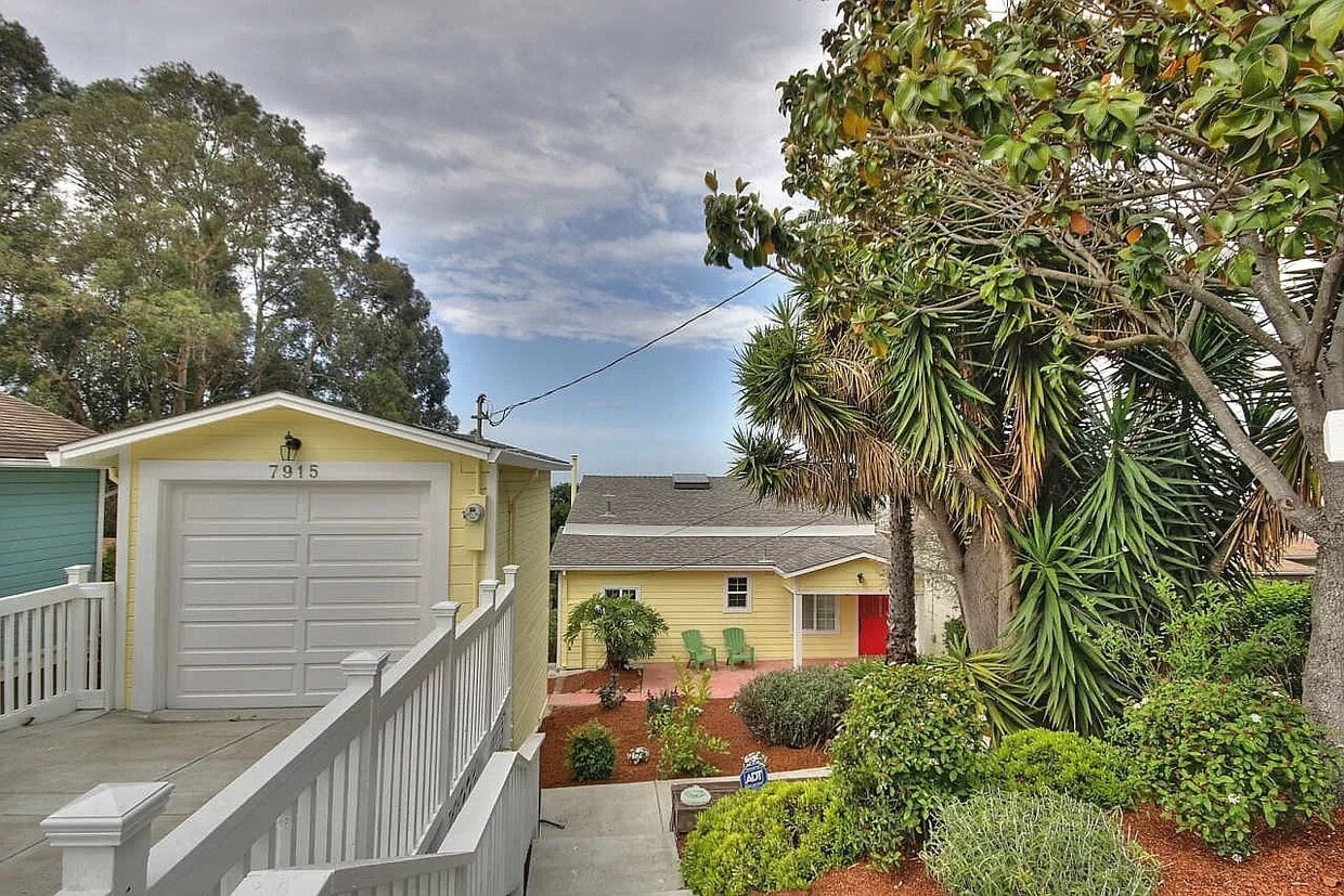 7915 Sunkist Dr, Oakland, CA 94605 House Rental in Oakland, CA