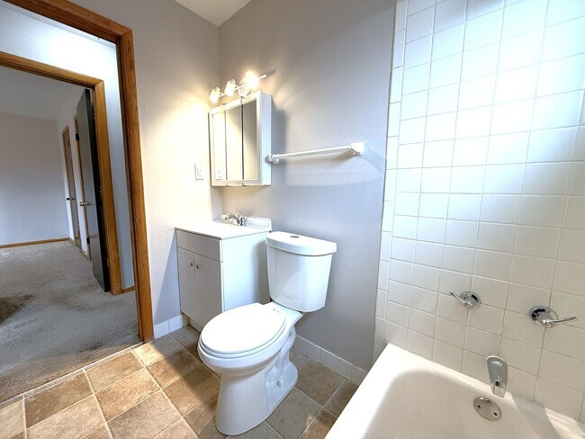 Foto del edificio - 11049 W Hampton Ave