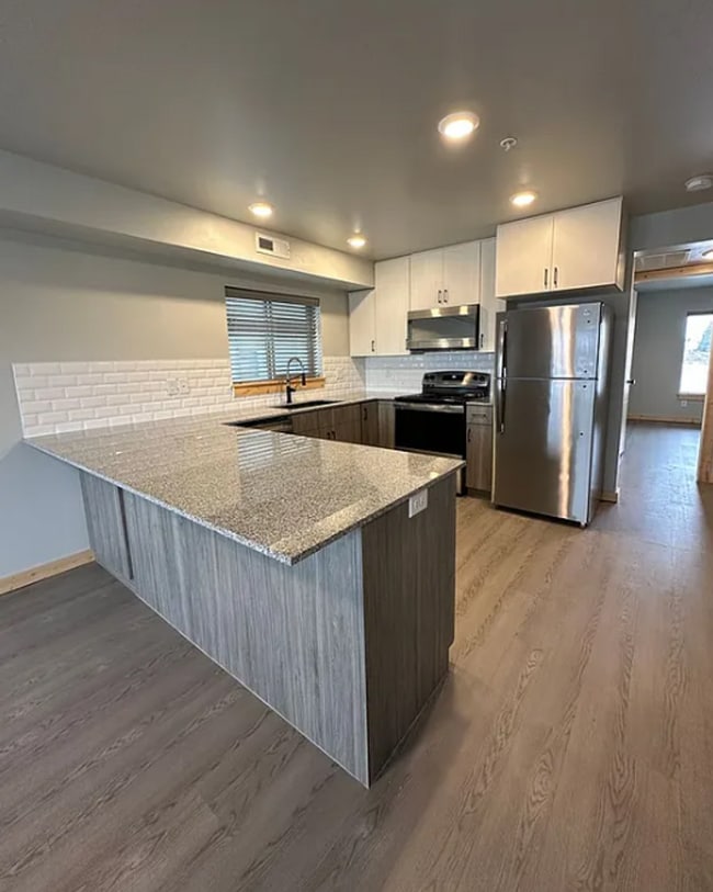 Building Photo - Beautiful 2 Bed 1 Bath Apartment in Rexburg!