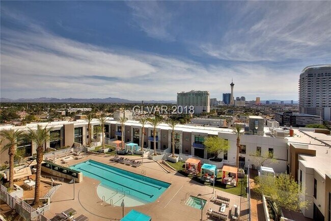 Foto del edificio - Gorgeous Juhl Loft Unit For Lease