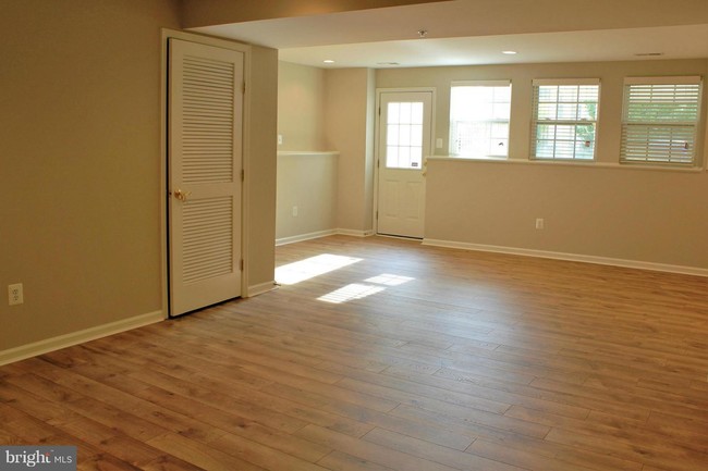 Building Photo - 9409 Prospect Hill Pl