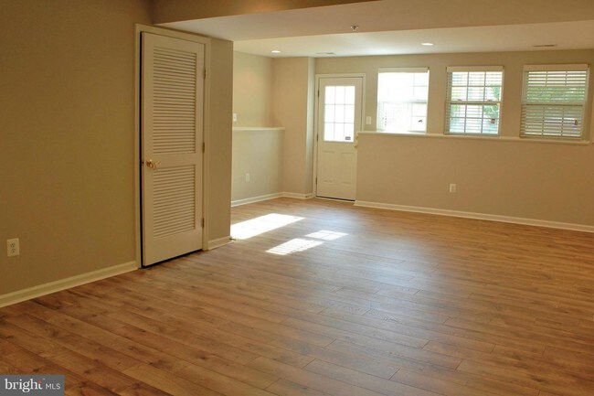 Foto del edificio - 9409 Prospect Hill Pl