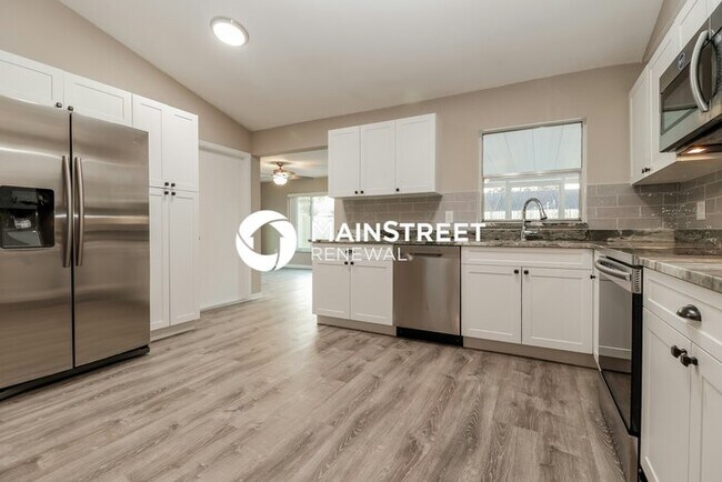 Foto del edificio - 3 Bedroom Pet-Friendly Home in New Port Ri...