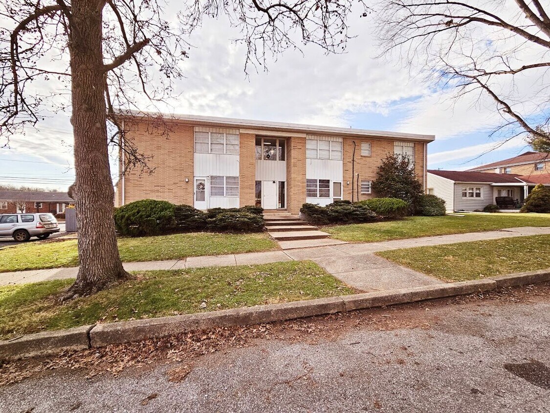 Primary Photo - Welcome to our charming 2-bedroom, 1-bathr...
