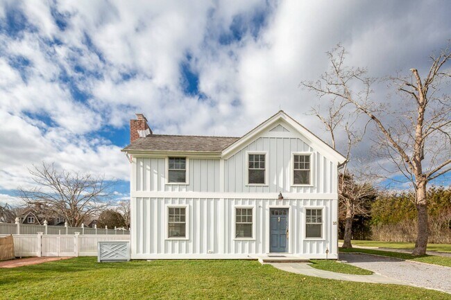 Building Photo - 25 Halsey St