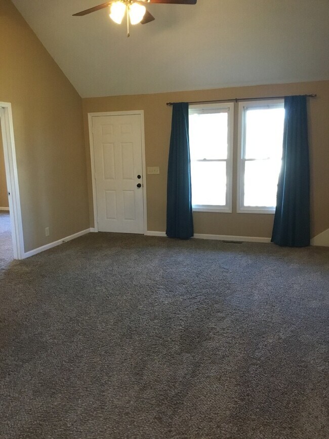 Foto del edificio - 3 Bedroom Home For Rent in Sango Area!