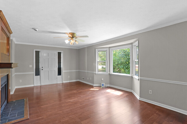 Building Photo - 490 Benson Hurst Dr SW