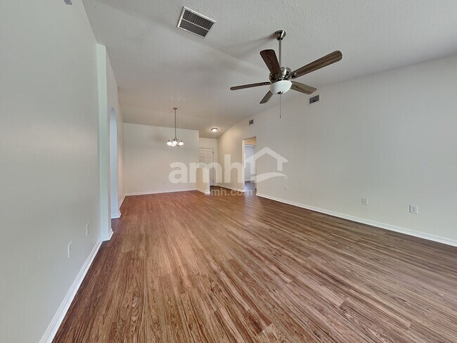 Building Photo - 30547 Midtown Ct