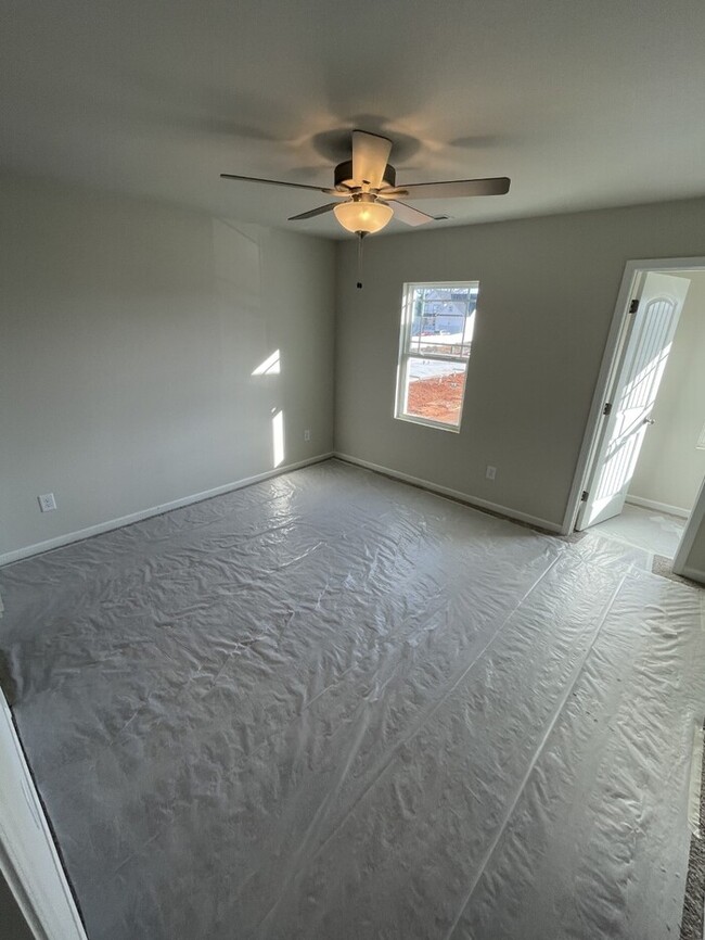 Building Photo - 2 Bedroom 2.5 Bathroom 2023 New Build!