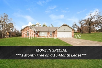 Building Photo - 14411 Autumn Dr