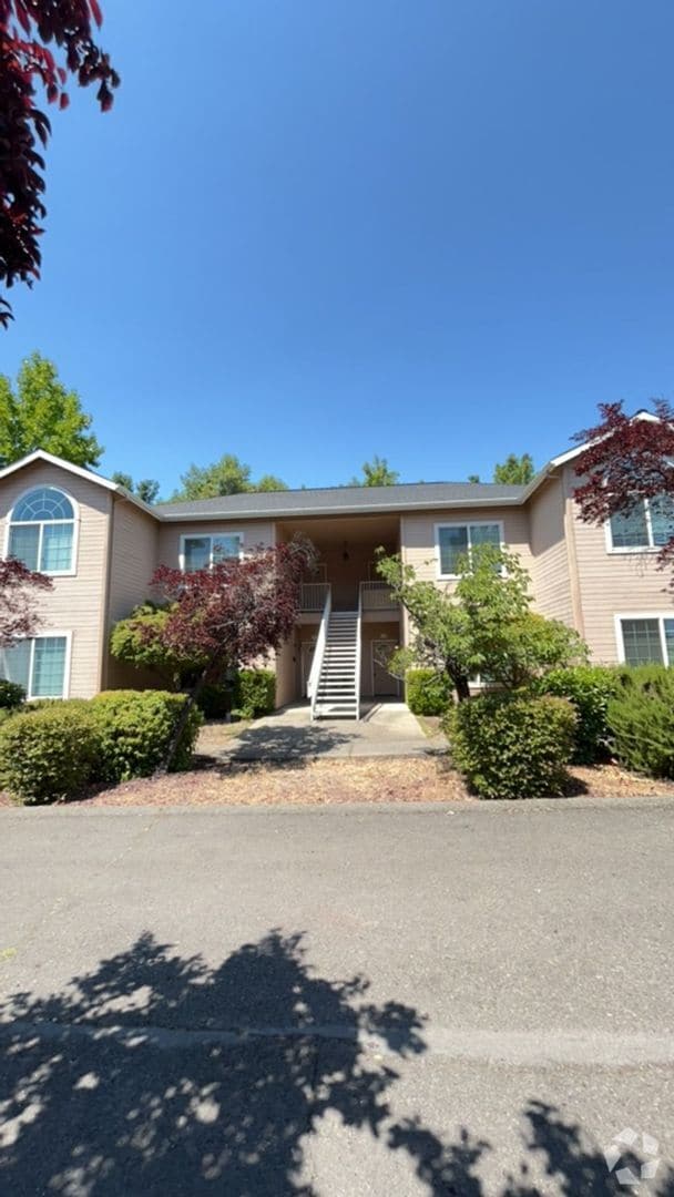 Building Photo - 3939 Arrowhead Dr
