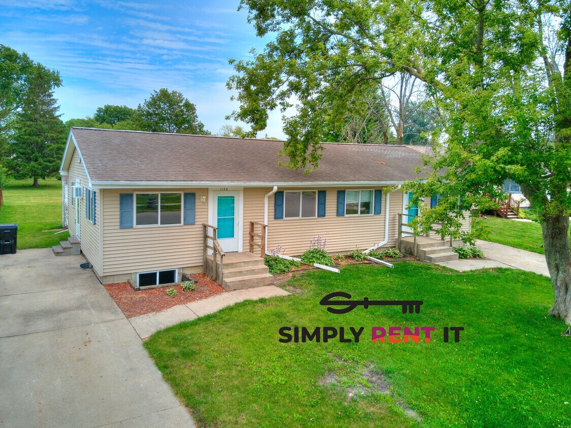 Foto principal - Sunset Ave 3 Bedroom Duplex in Kelley, IA