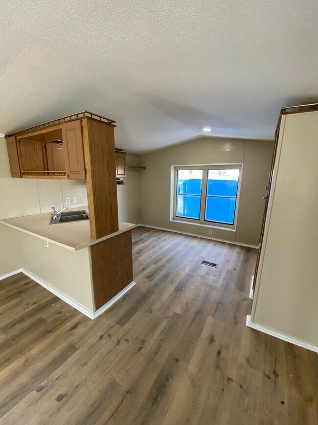 Foto del edificio - CB Genesee Villa LLC