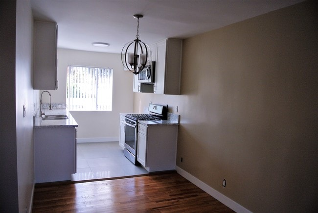 Building Photo - 5261 Whitsett Ave