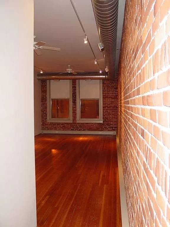 Building Photo - 27 Taylor St