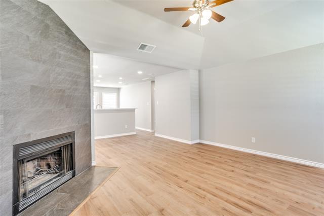 Building Photo - 3002 Hilltop Dr