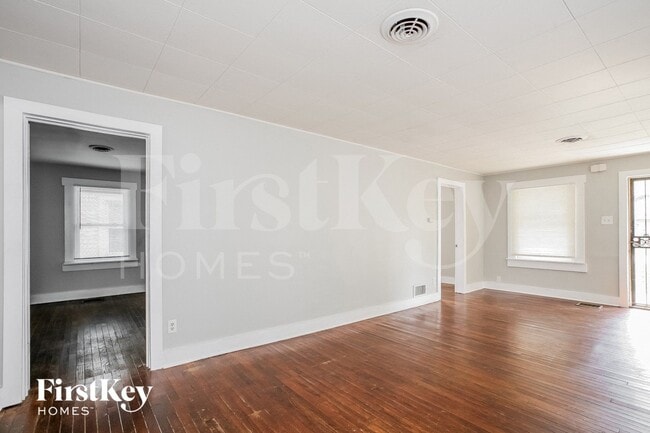 Foto del edificio - 1411 Lindley Ave