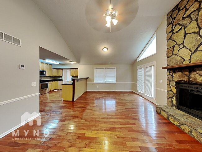 Foto del edificio - 13001 Lakeview Pkwy