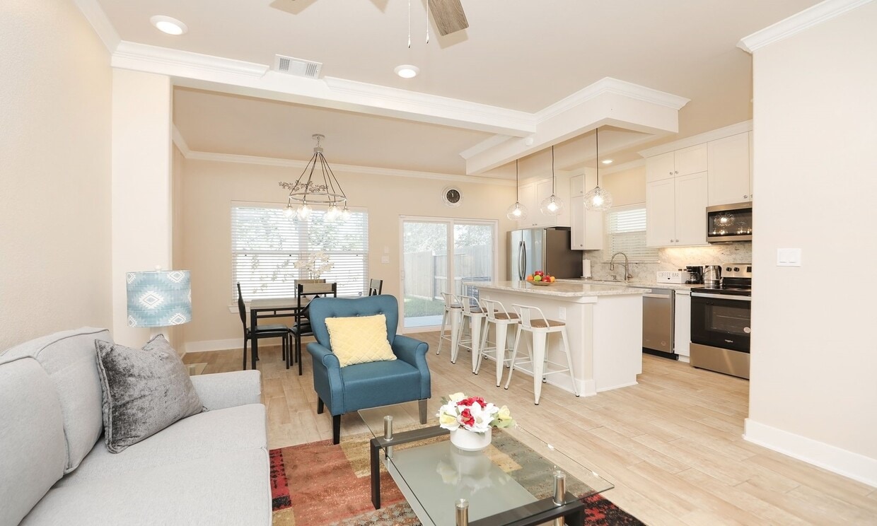 Foto principal - 3535 Mt Pleasant St