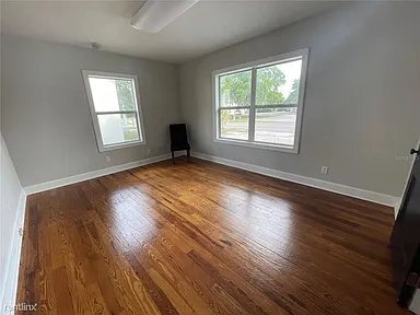 Foto del edificio - 1628 E Gary Rd