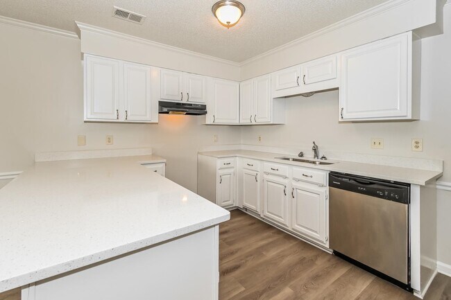 Foto del edificio - 7956 Tankerston Dr