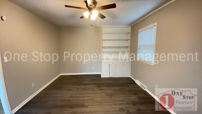 Foto del edificio - 5714 NE 49th St