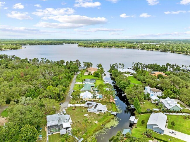 Building Photo - 17511 Canal Shores Dr