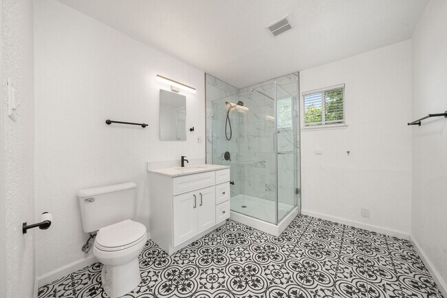 Foto del edificio - Charming 3 Bedroom 2 Bath Home in Carmichael