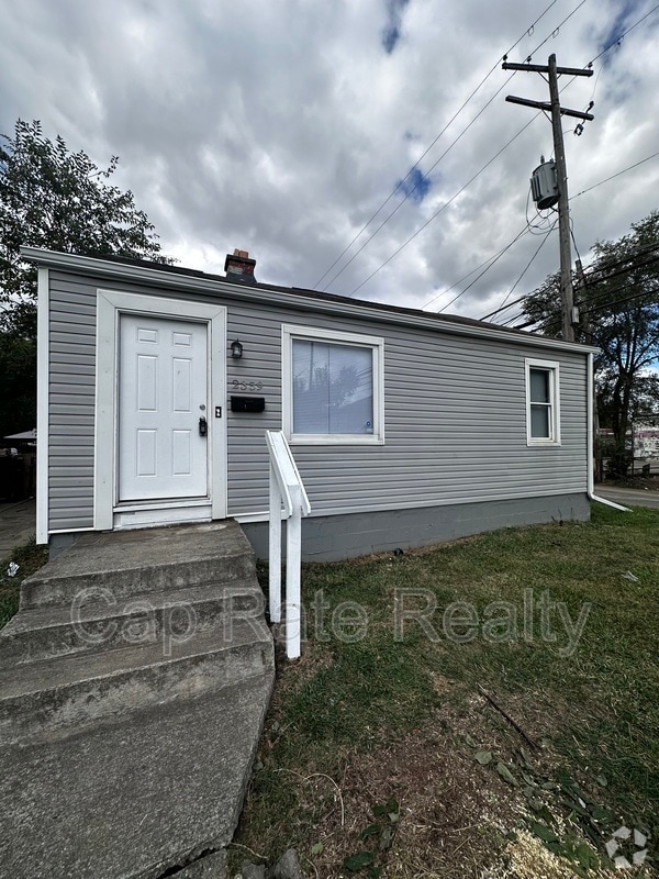 Building Photo - 2359 McGuffey Rd