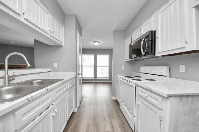 Building Photo - 13603 Ravensway Dr