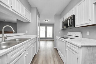 Building Photo - 13603 Ravensway Dr