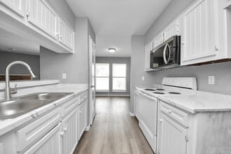 Building Photo - 13603 Ravensway Dr